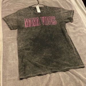 Small shop Mama Vibes tee